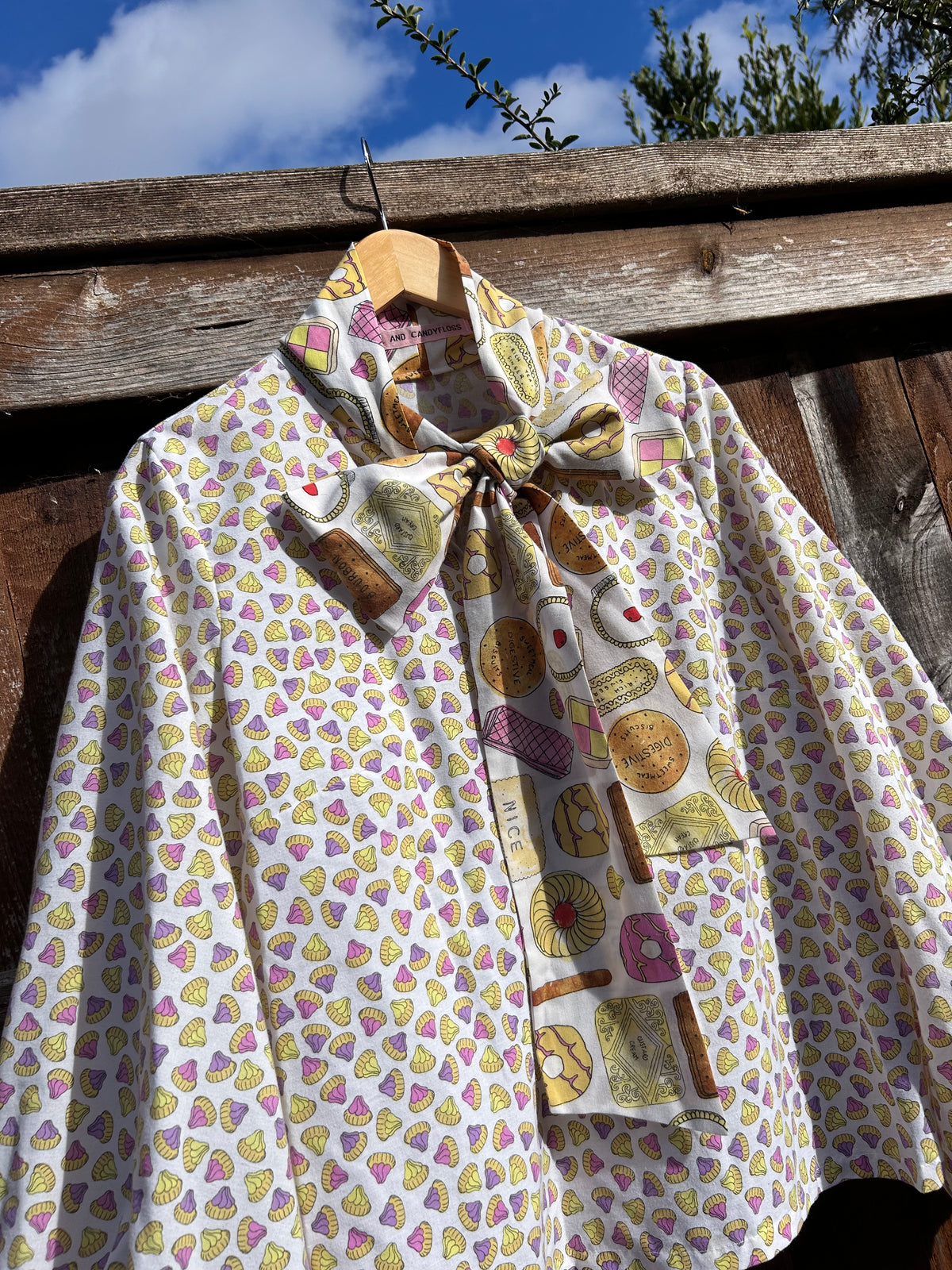 Belinda blow biscuit blouse - Size 10/12/14